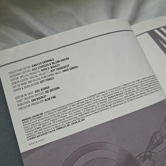 Avengers: Season One Marvel Novel by Peter David Hard Cover comic book - Picture 10 of 12